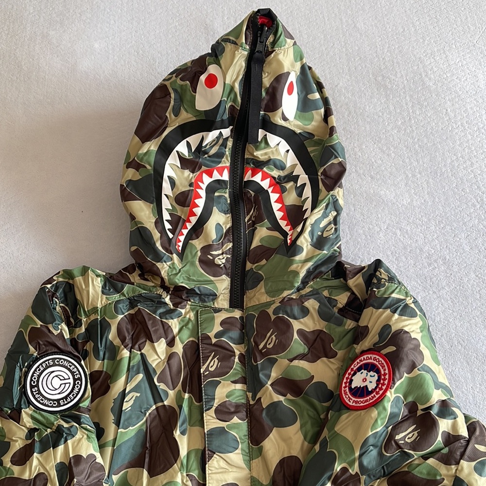 BAPE x CANADA GOOSE x CONCEPTS Crofton Shark Hoodie Red/ABC Camo - Picture 13 of 17